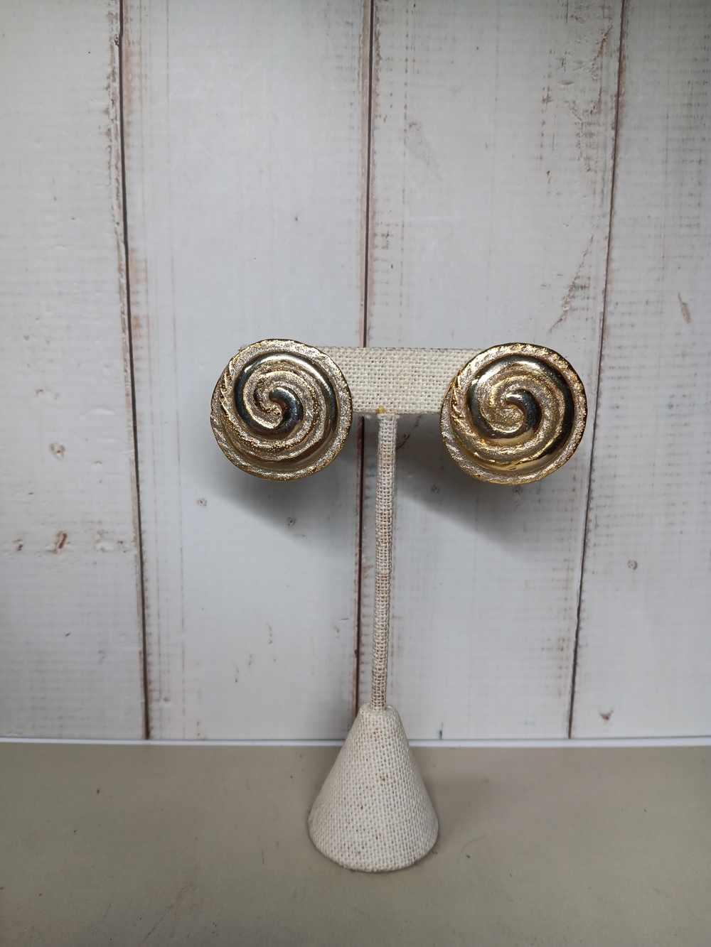 Vintage Gold Spiral Disc Clip-On Earrings - Picture 4 of 5